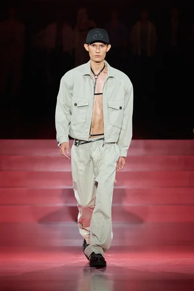 Look 26